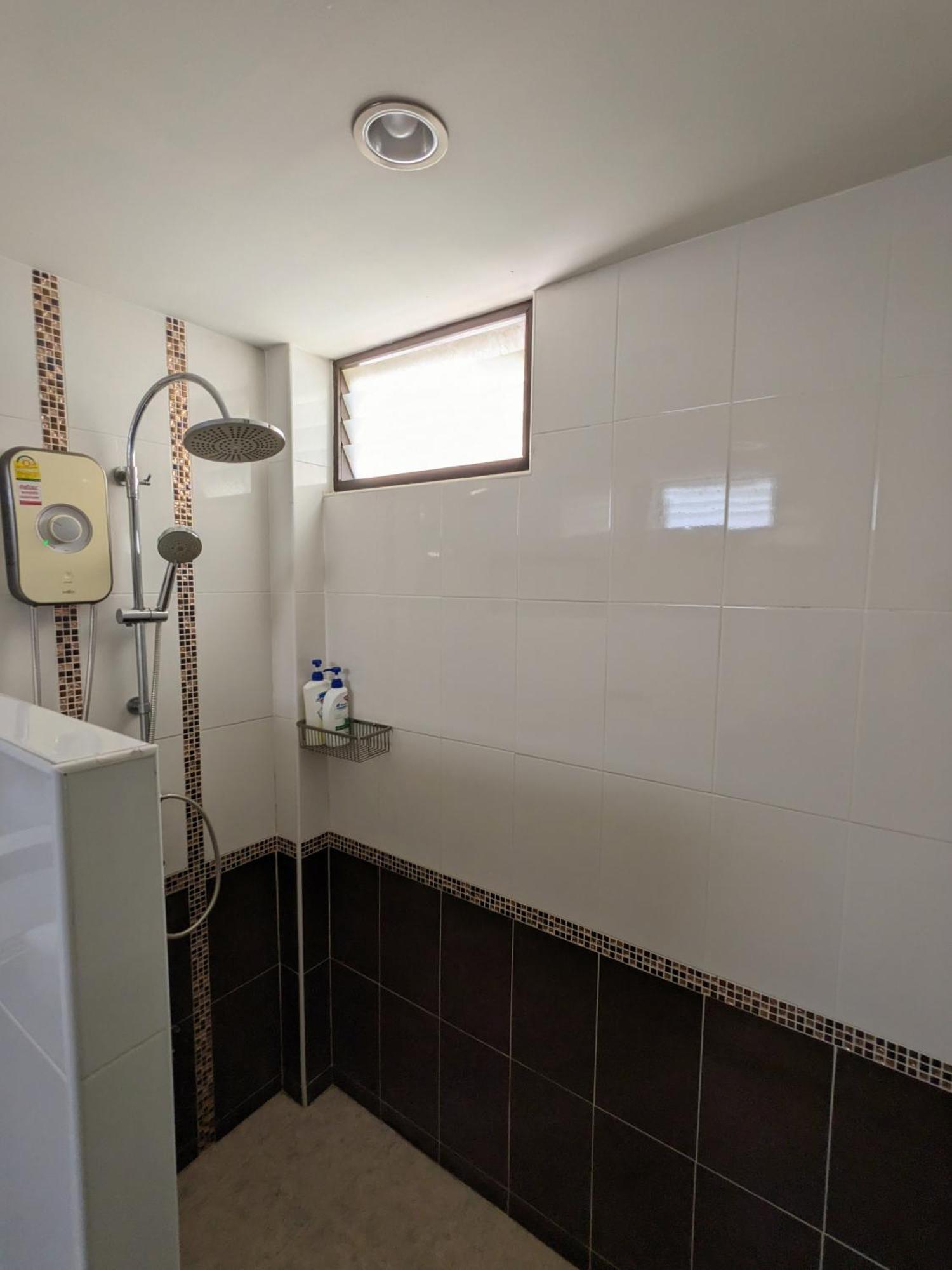 October Hostel Chiangmai Чиангмай Екстериор снимка