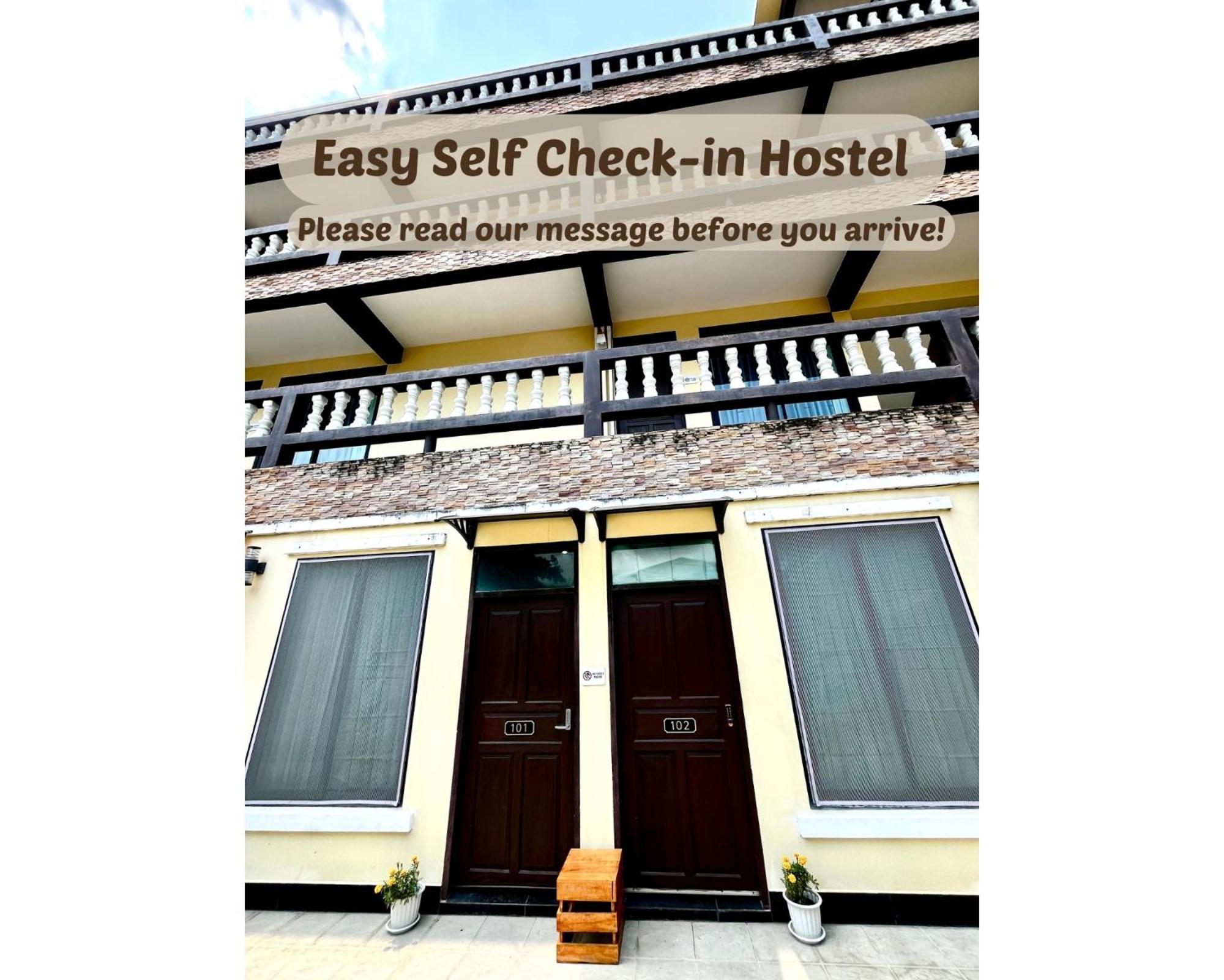 October Hostel Chiangmai Чиангмай Екстериор снимка